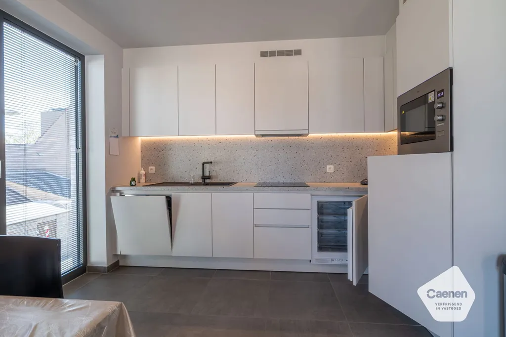 Cuisine - Appartement moderne avec terrasse près de la mer à Lombardsijde