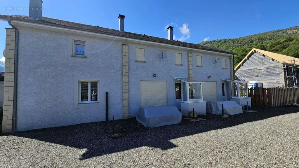 Esterno - Renovated Apartment Complex with 3 Units in Lau-Balagnas