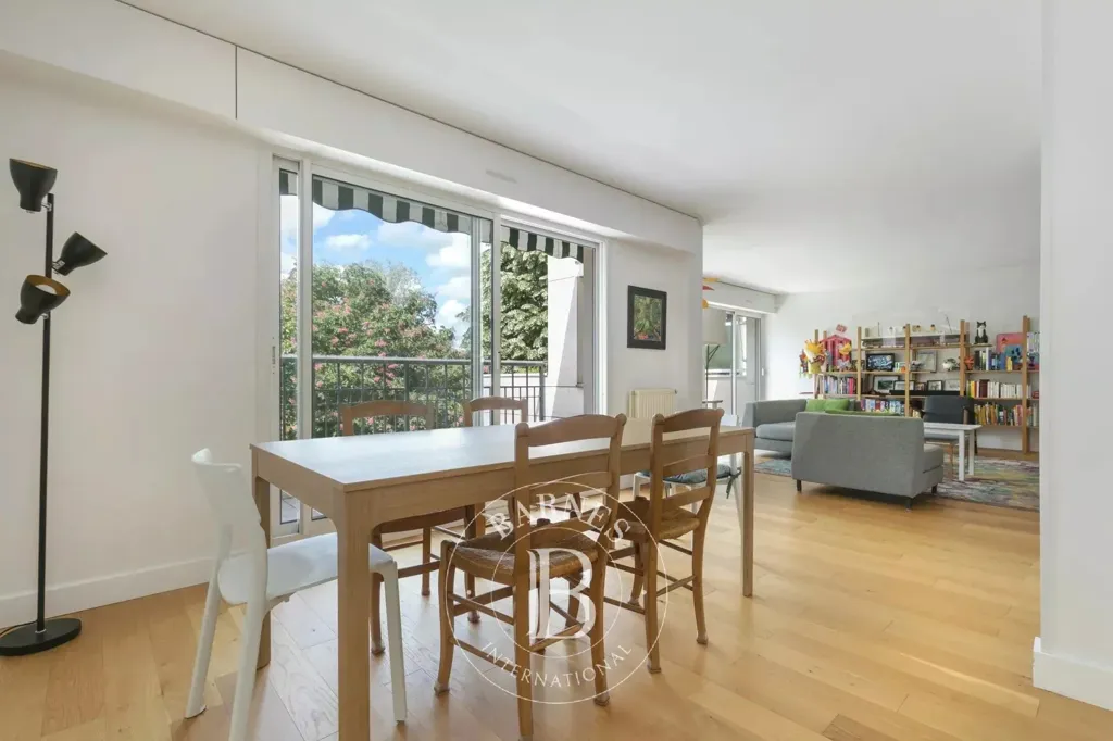 Living Room - Fully Furnished Flat with Balconies in Paris