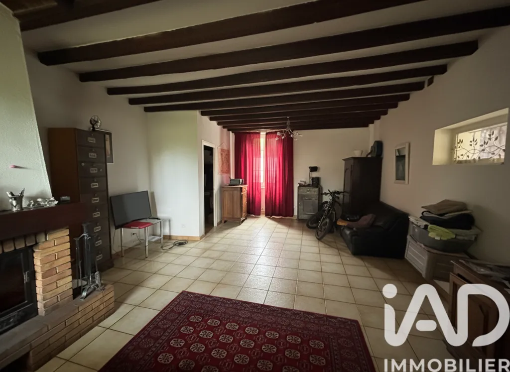 Elutuba - House with Garden and Garage in Saint-Chamond