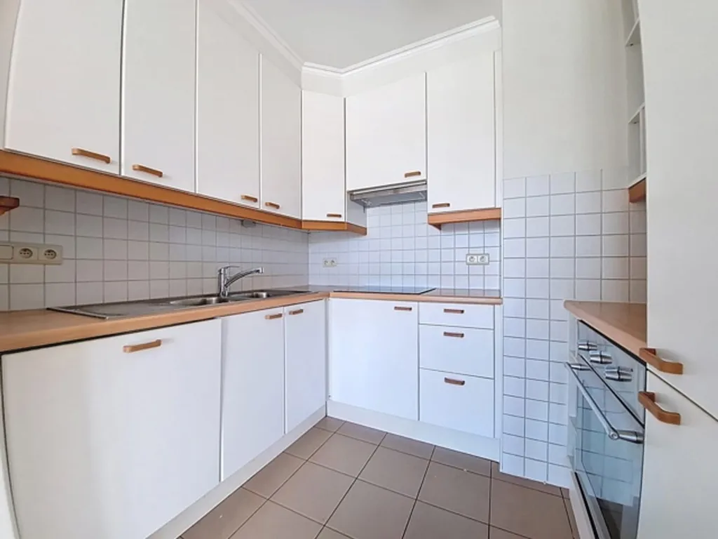 Cucina - Three-Bedroom Flat near Soignes Forest