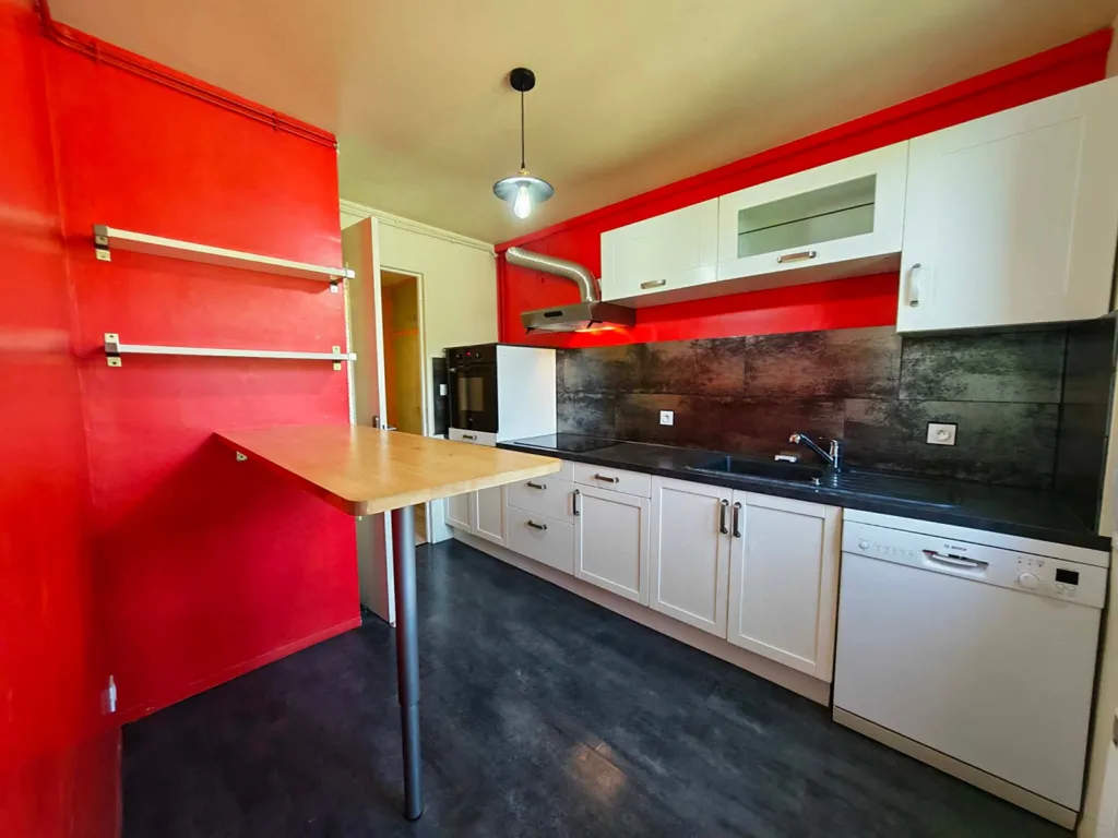 Cuisine - Appartement F3 avec Balcon et Garage à Amélie-les-Bains