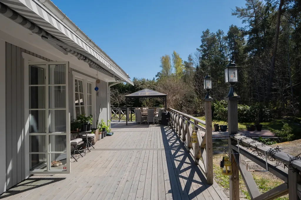 Terrasse - Modern Villa with Pool in Botkyrka