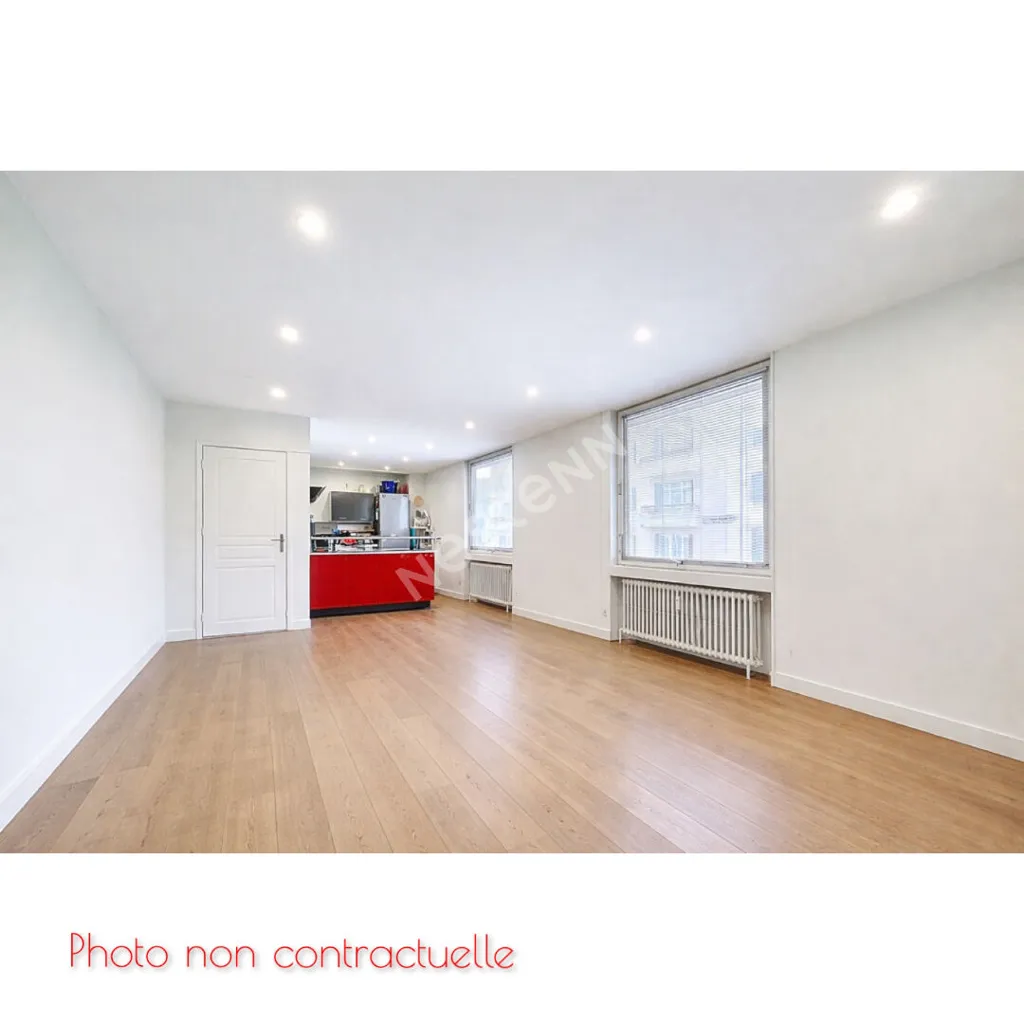 Séjour - Appartement 2 Pièces avec Jardin Privé à Annecy
