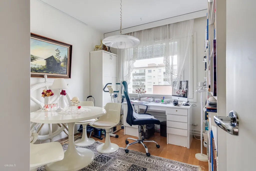 Office - City Centre Apartment with Balcony in Helsinki