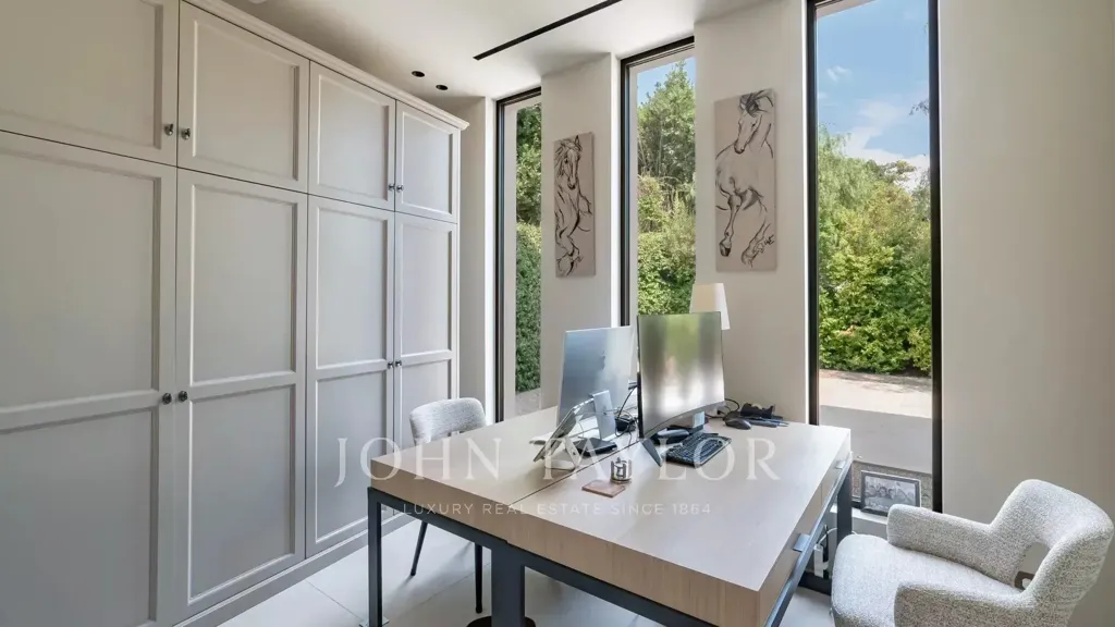 Bureau - Villa Luxueuse avec Vue Mer à Golfe-Juan