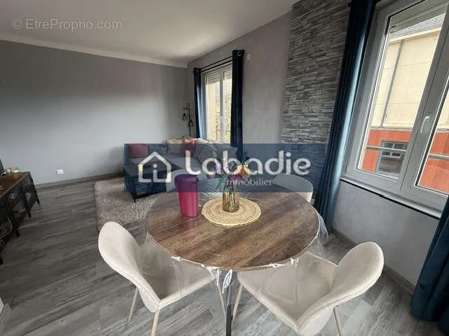 Salle à manger - Appartement avec balcon dans l'hyper centre de Vire