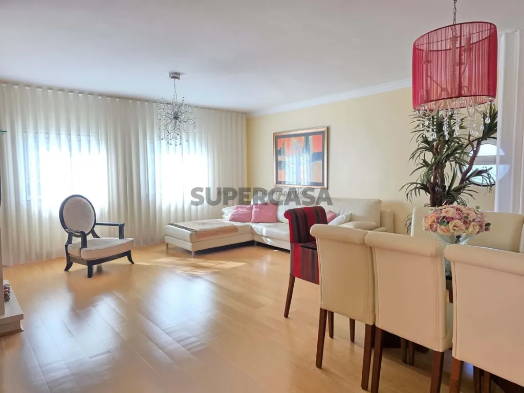 Salle à manger - Luxury Flat with Balcony in Quinta da Beloura