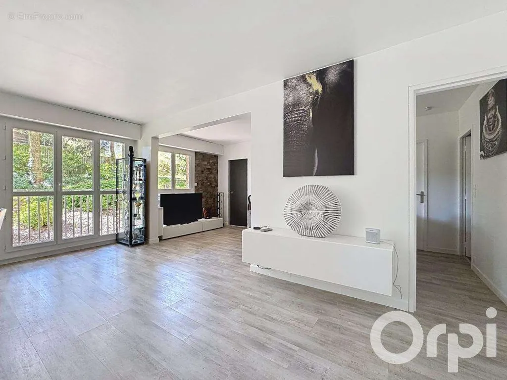 Séjour - Appartement F4 clés en main avec parking aux Ulis