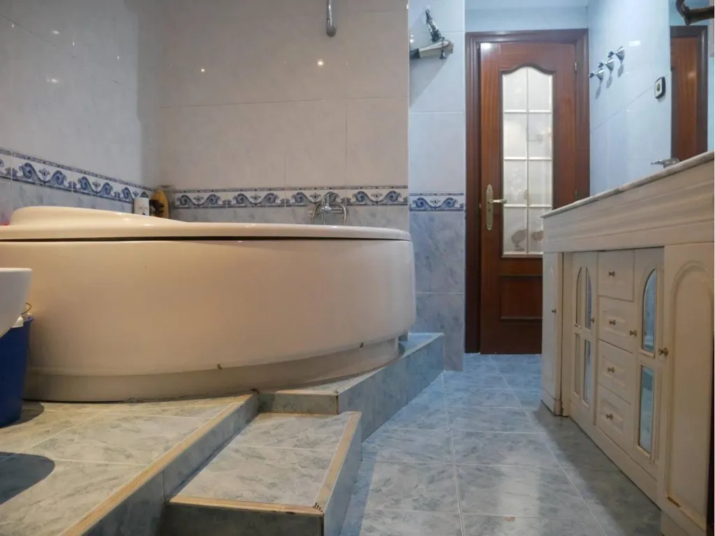 Vannitoad - Bright Flat with Balcony in Kalero