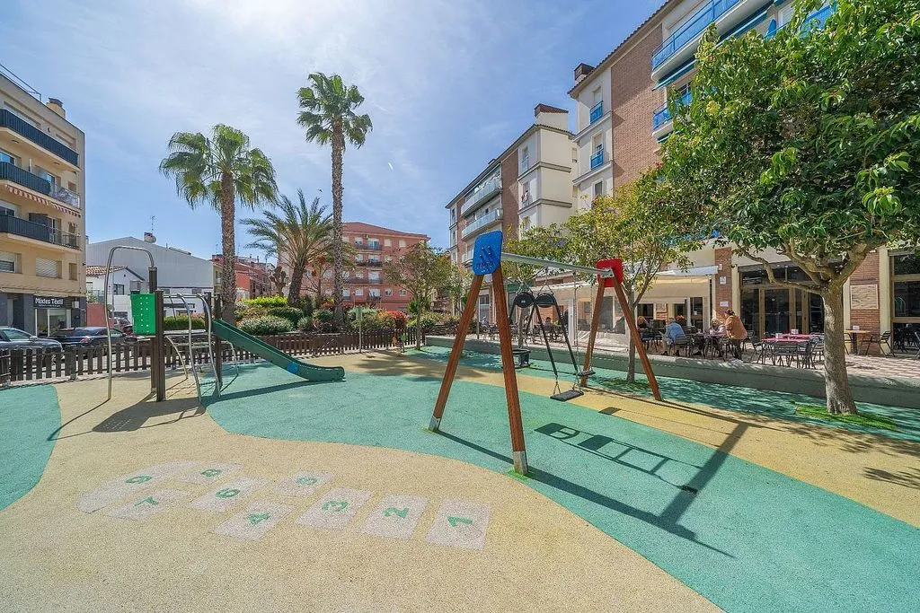 Apartment with Terrace in Centre Pineda de Mar