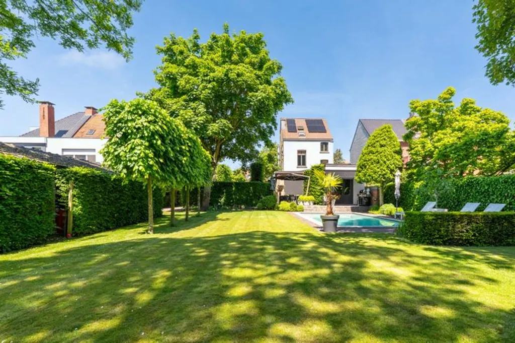 Giardino - House with Swimming Pool in Kapellen