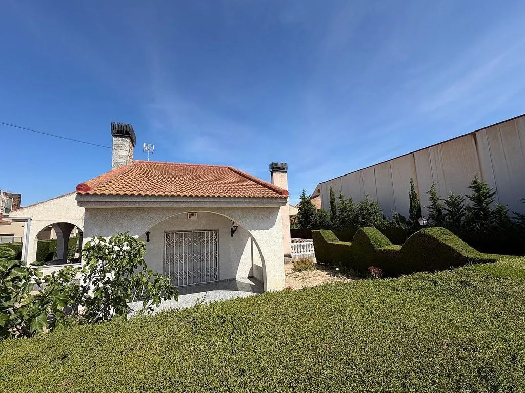 Välivaade - Chalet with Pool and Terrace in La Puebla