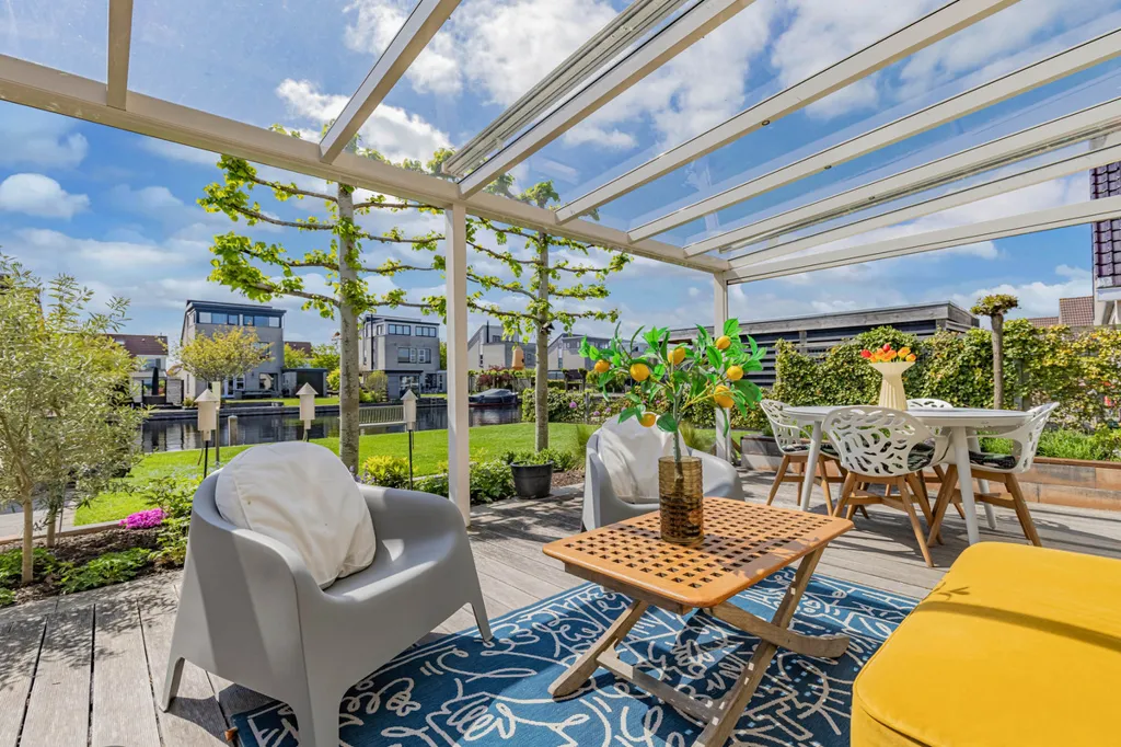 Terrasse - Villa with Private Dock in Lemmer