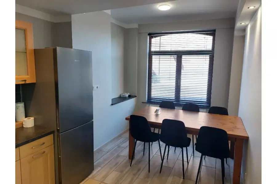 Salle à manger - Colocation rénovée avec terrasse à Saint-Servais