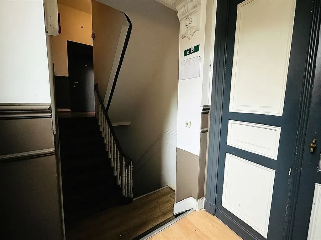 Stanze - Rental Building with Two Bathrooms in Charleroi