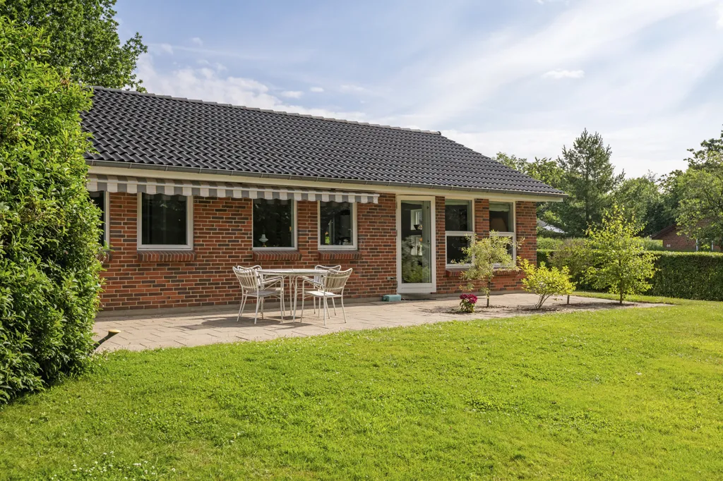 Aed - Co-op Flat with South-Facing Terrace in Gjellerup