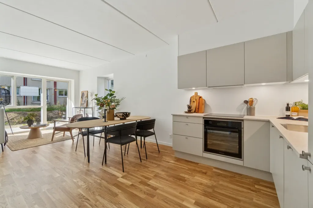 Cuisine - Apartment with Balcony in Rødovre