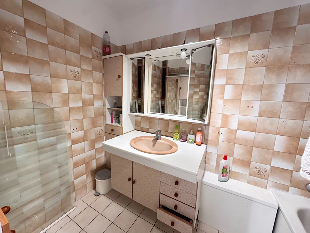Bagni - 4-Piece Flat with Balcony in Viry-Châtillon