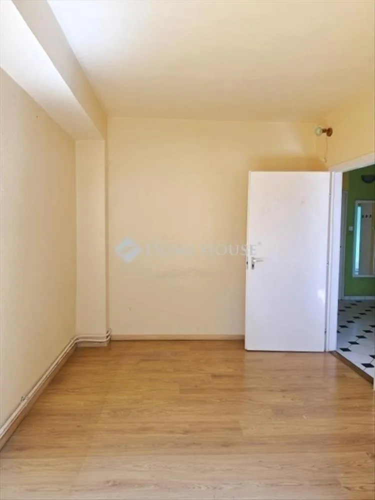 Stanze - Spacious Brick Flat with Balcony in Pécs