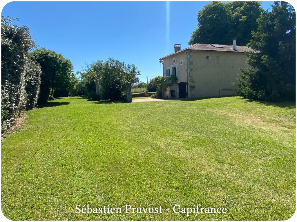 Aed - Stone House with Gîte in Champagnac de Belair