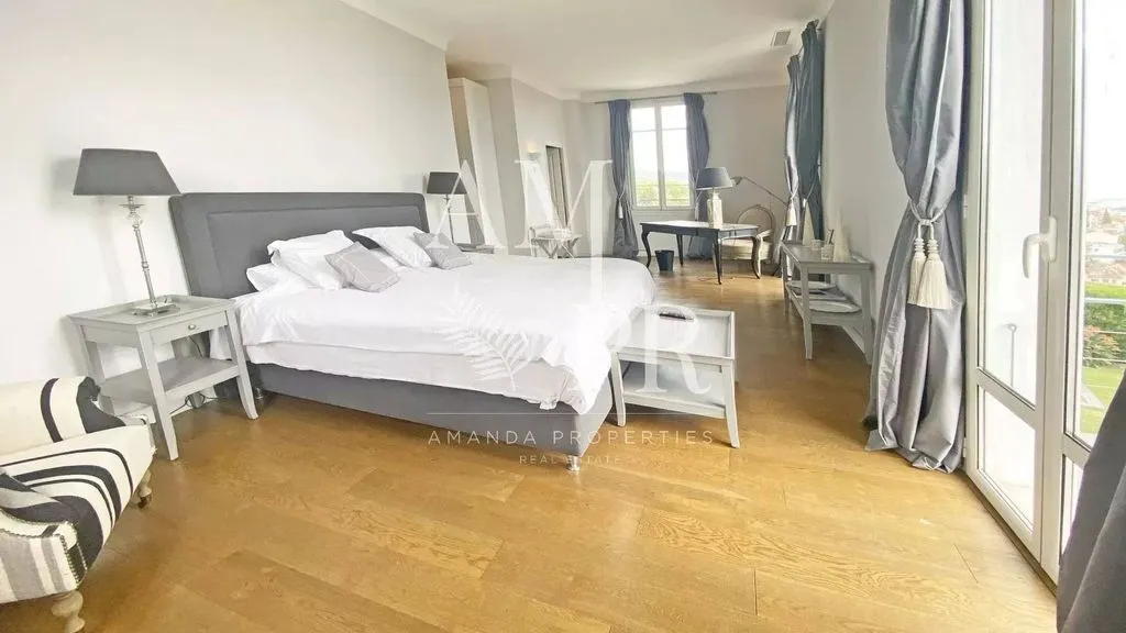 Bedrooms - Luxury Villa with Sea View in Cannes