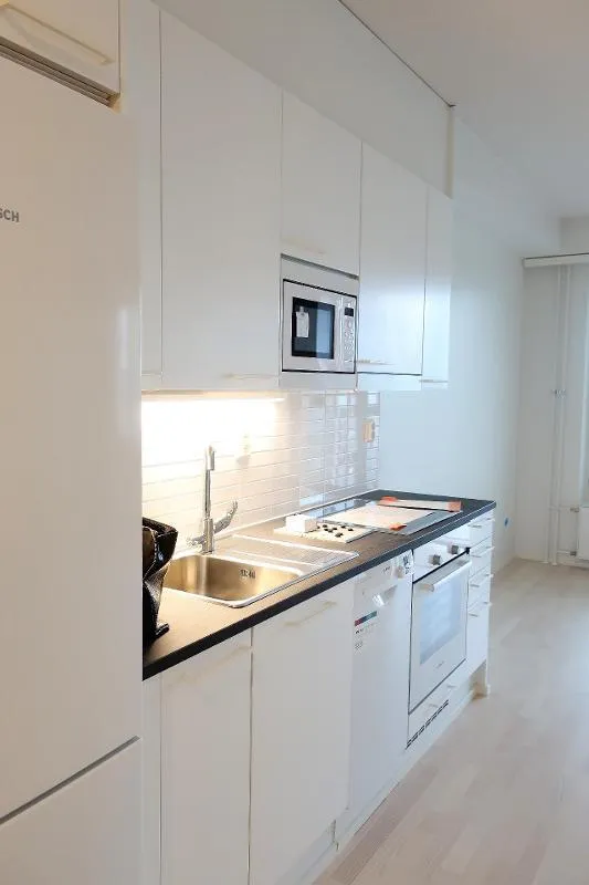 Köök - Spacious 1-Bedroom Flat with Balcony in Matinkylä