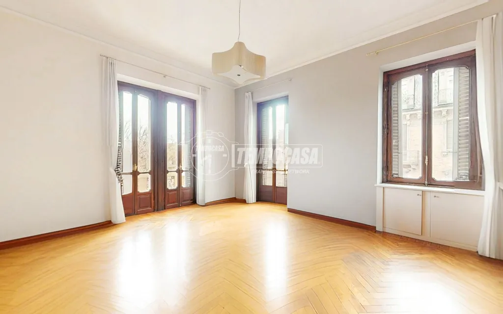 Living Room - Signorile Apartment with Four Balconies in Crocetta