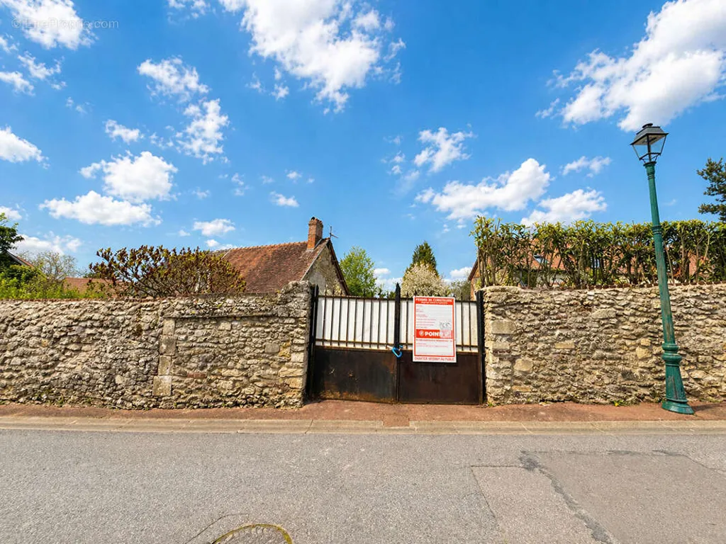 Exterior - Buildable Plot with Stone Wall in Agnetz