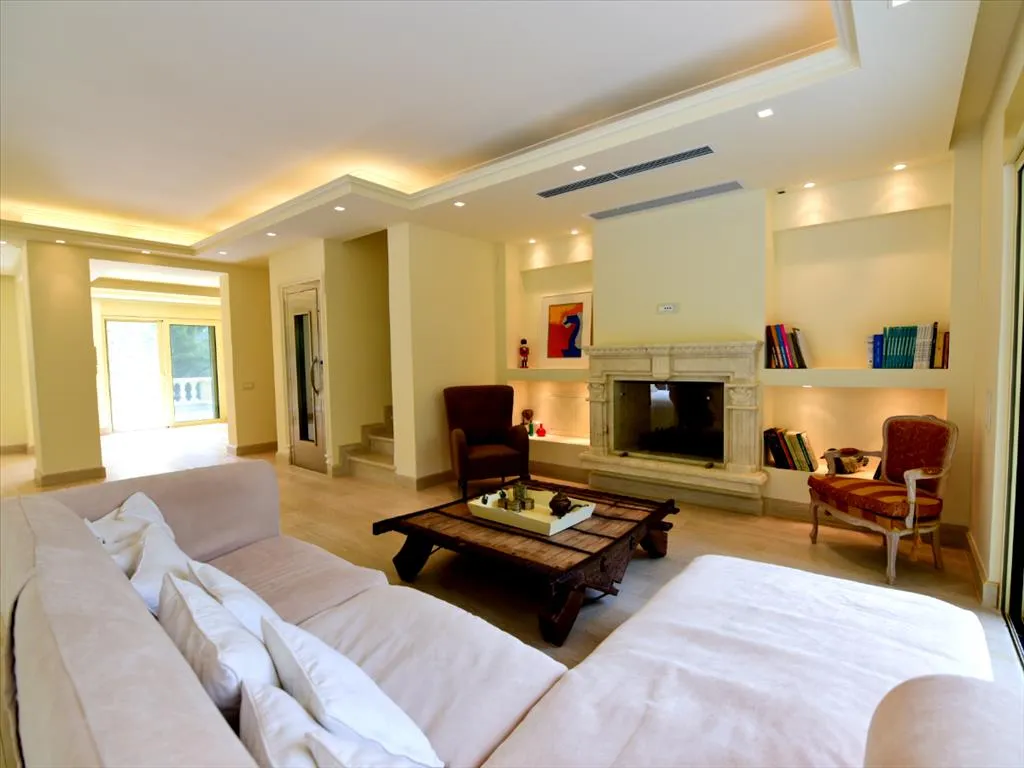 7-toaline maja asukohas Athens