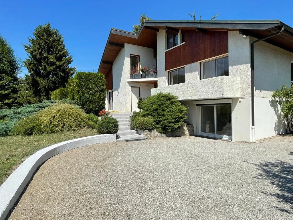 Välivaade - Architectural House with Garden in Sciez