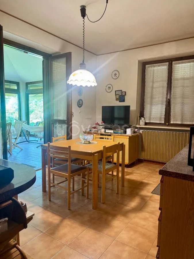 Salle à manger - Villa with Garden and Veranda in Pralormo