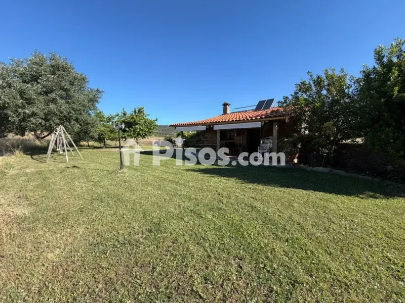 Giardino - Rustic Farmhouse with Auxiliary Buildings in Malpartida