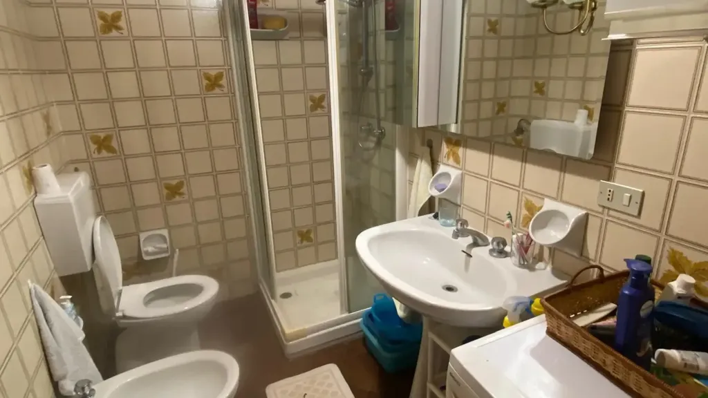 Salles de bain - Rustic House with Workshop in Ponzone