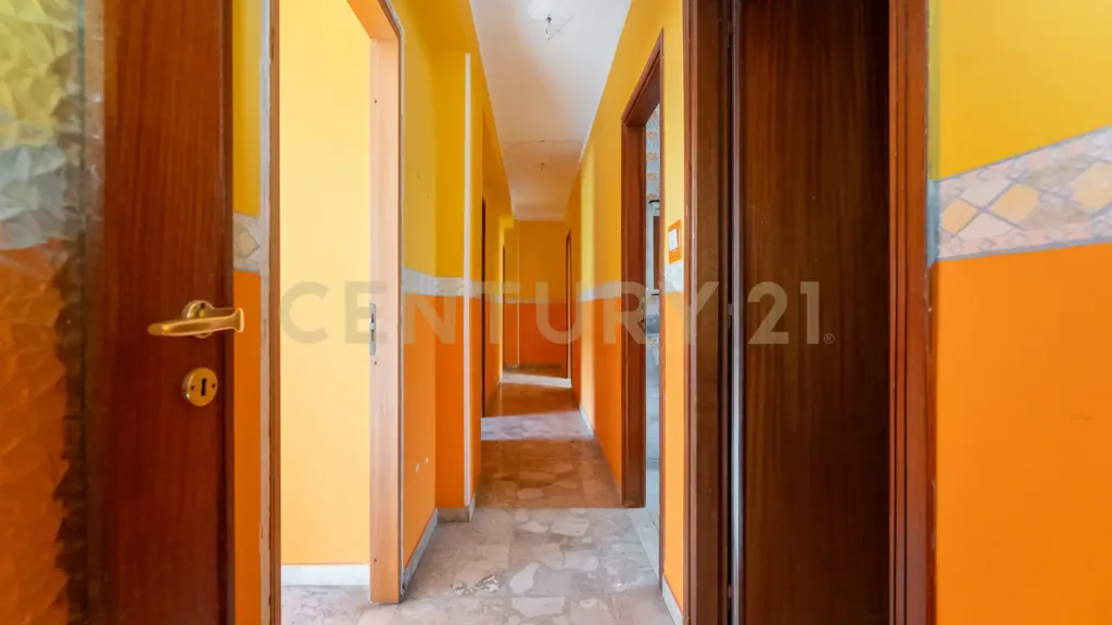 6-room apartment in IT