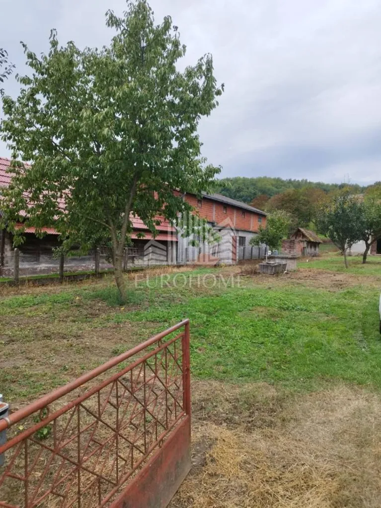 Aed - Adaptable House with Outbuildings in Sesvete
