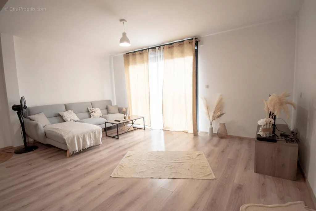 Soggiorno - Duplex with Parking in Sainte-Clotilde