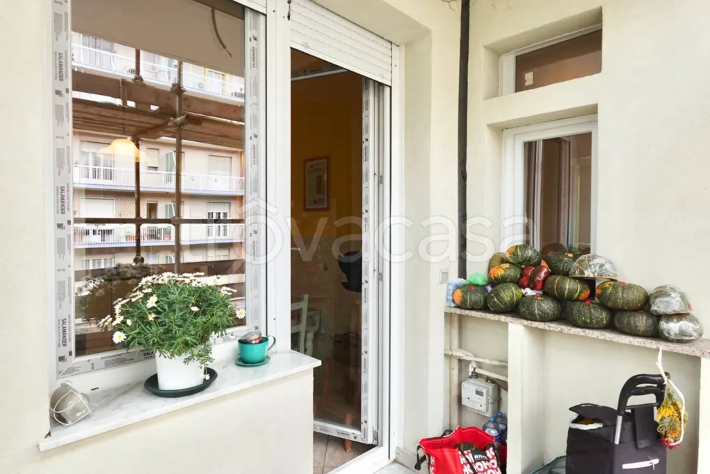Rõdu - Bright Apartment with Balcony in Turin