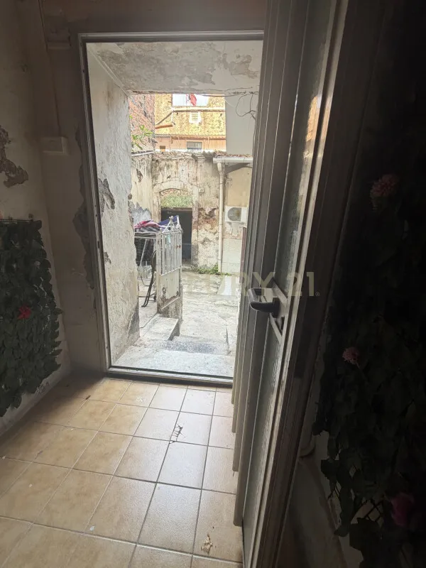 Aed - Rustic Property with Development Potential in Catania