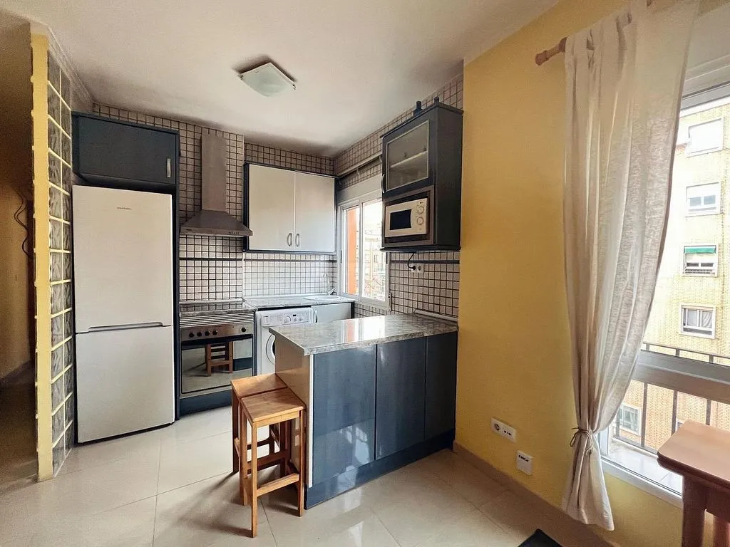 Kitchen - Furnished Flat with Air Conditioning in Algirós