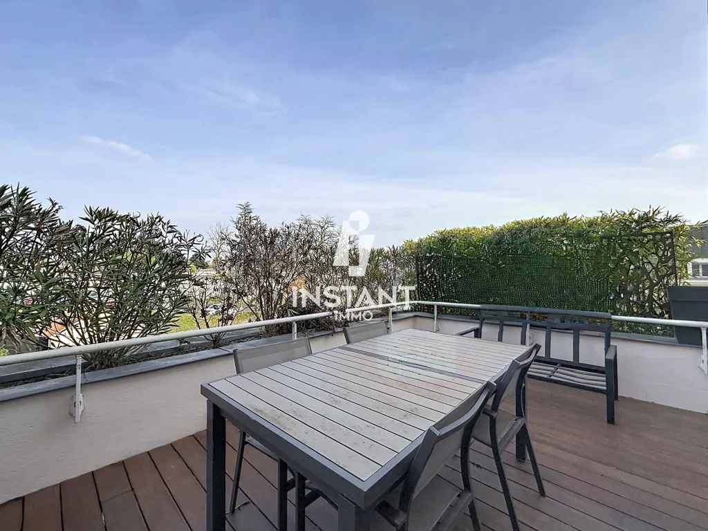 Terrass - Duplex with Terrace in La Queue-en-Brie