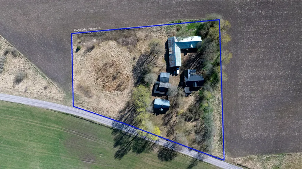 Õhuvaade - Divided Farm with Development Potential in Göstorp