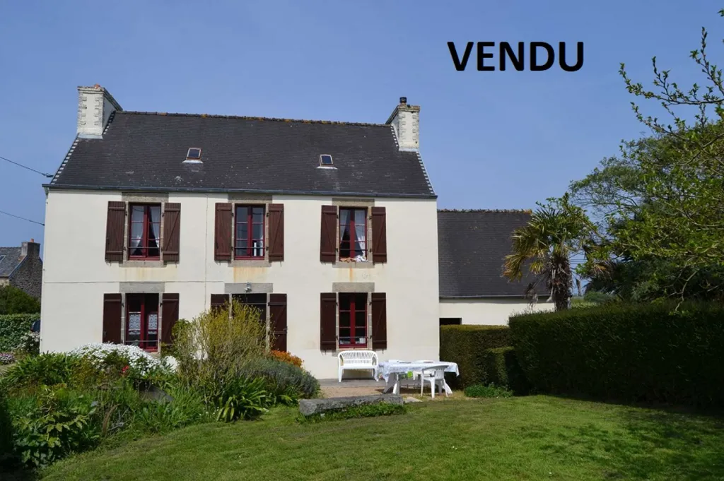 Välivaade - Breton Stone House with Garden in Plougasnou