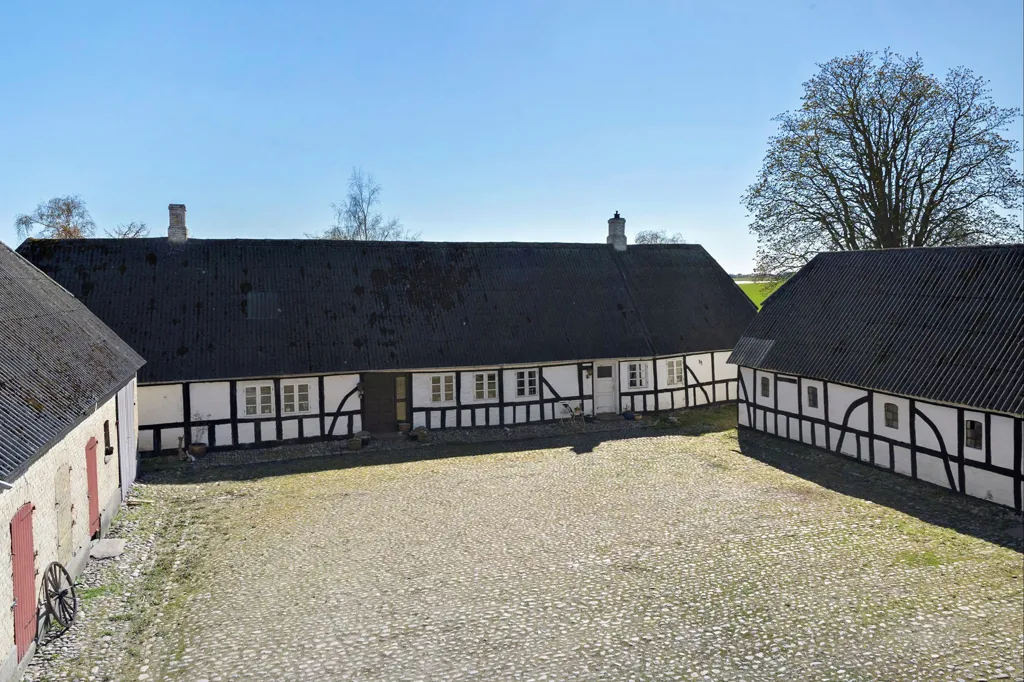 Esterno - Charming 4-Bedroom Villa in Countryside