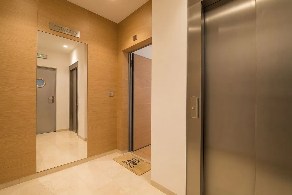 Esik - Apartment with Pool and Terrace in Elche