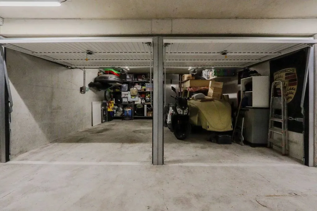 Garage - Appartement Luxueux avec Terrasse à Menton