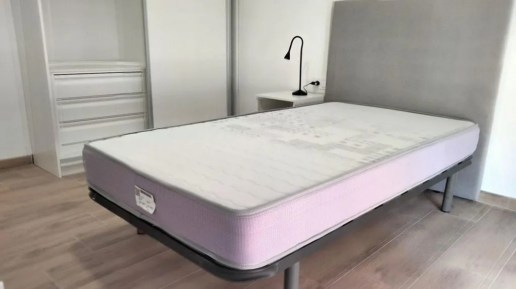 Magamistoad - Student-Friendly Flat with Balcony in Altabix