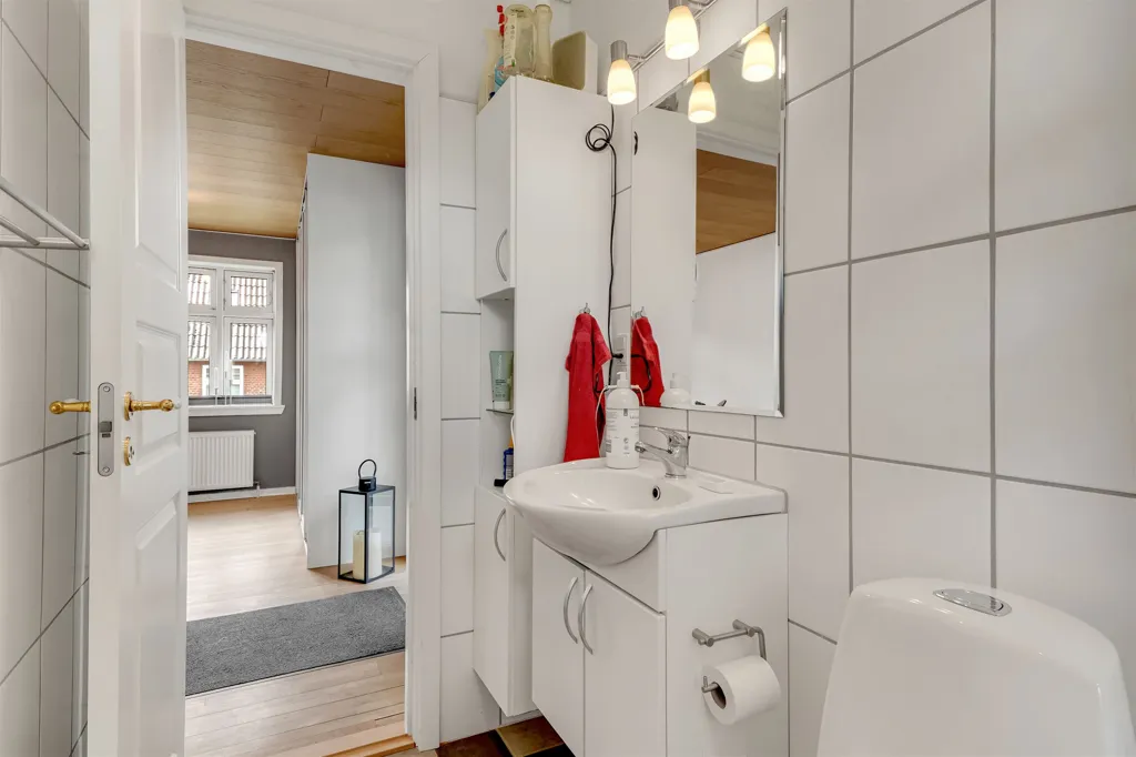 Salles de bain - Maison 5 pièces à Varde