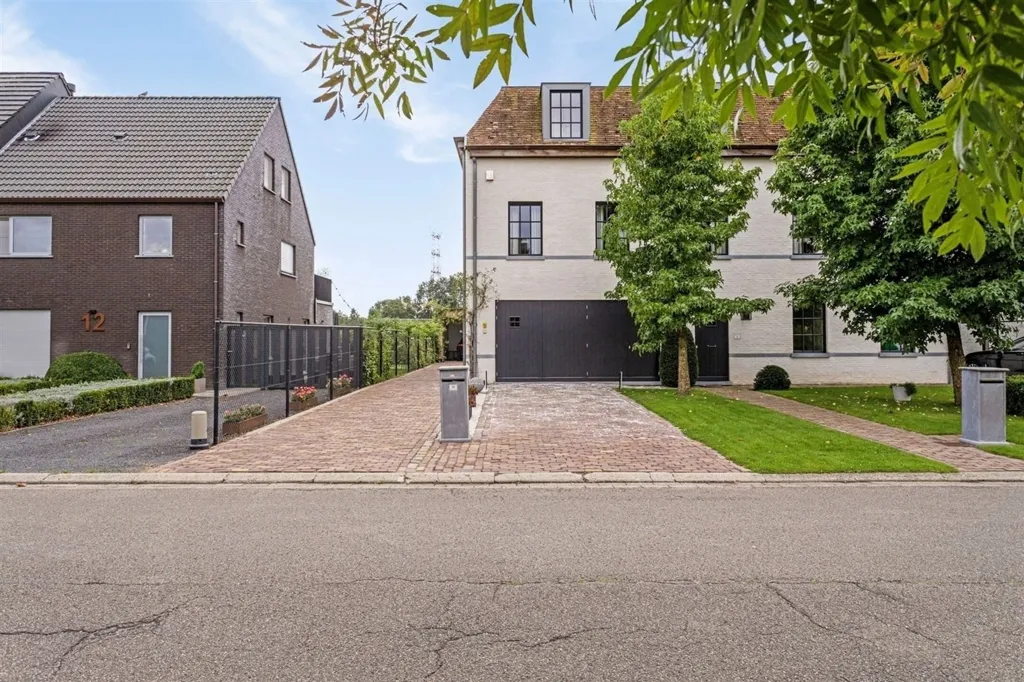 Välivaade - Duplex with Canal View in Zandhoven