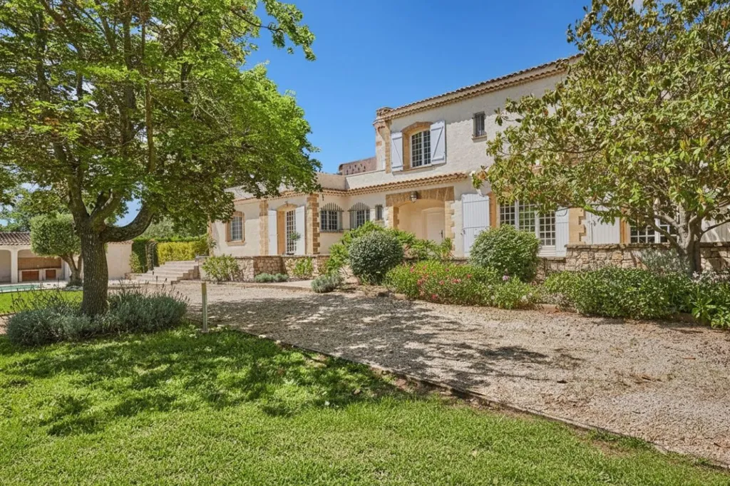 Exterior - Secure Reception Property with Pool in Aix-en-Provence